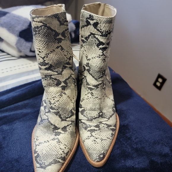 Matisse Caty Snakeskin Boots - Picture 2 of 3